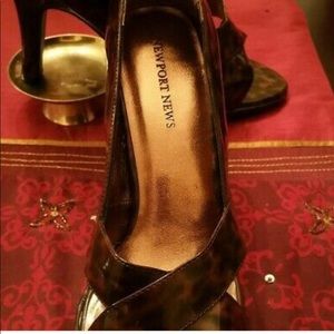 NWOT!  Size 8 Ladies Newport News Patent-Leather, Tortoise Shell Print Pump